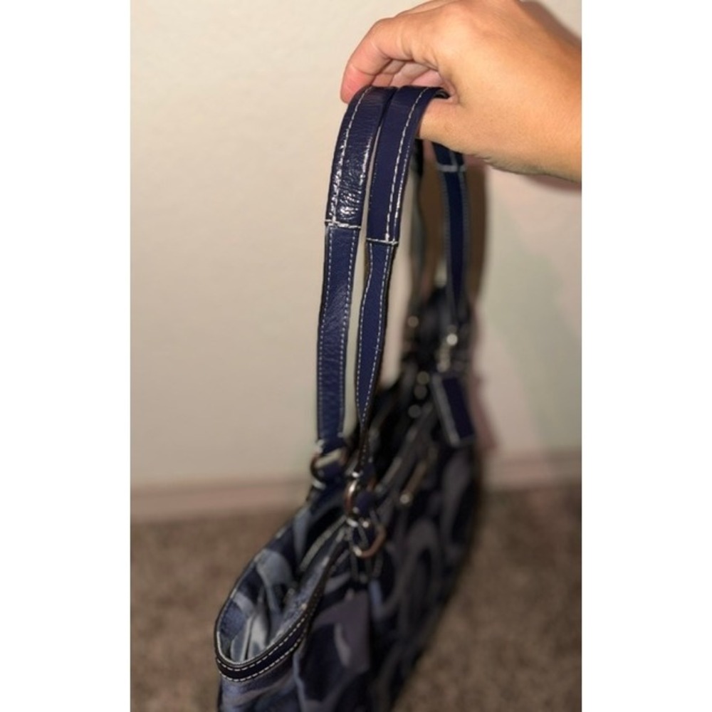 Authentic Y2K Coach Signature Navy Silver Jacquard Patent Leather Purse F19675 - Picture 4 of 9